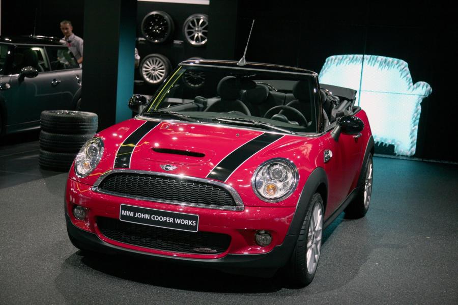  Mini Cooper JCW Cabrio 2010 года  (фото 5 из 16)